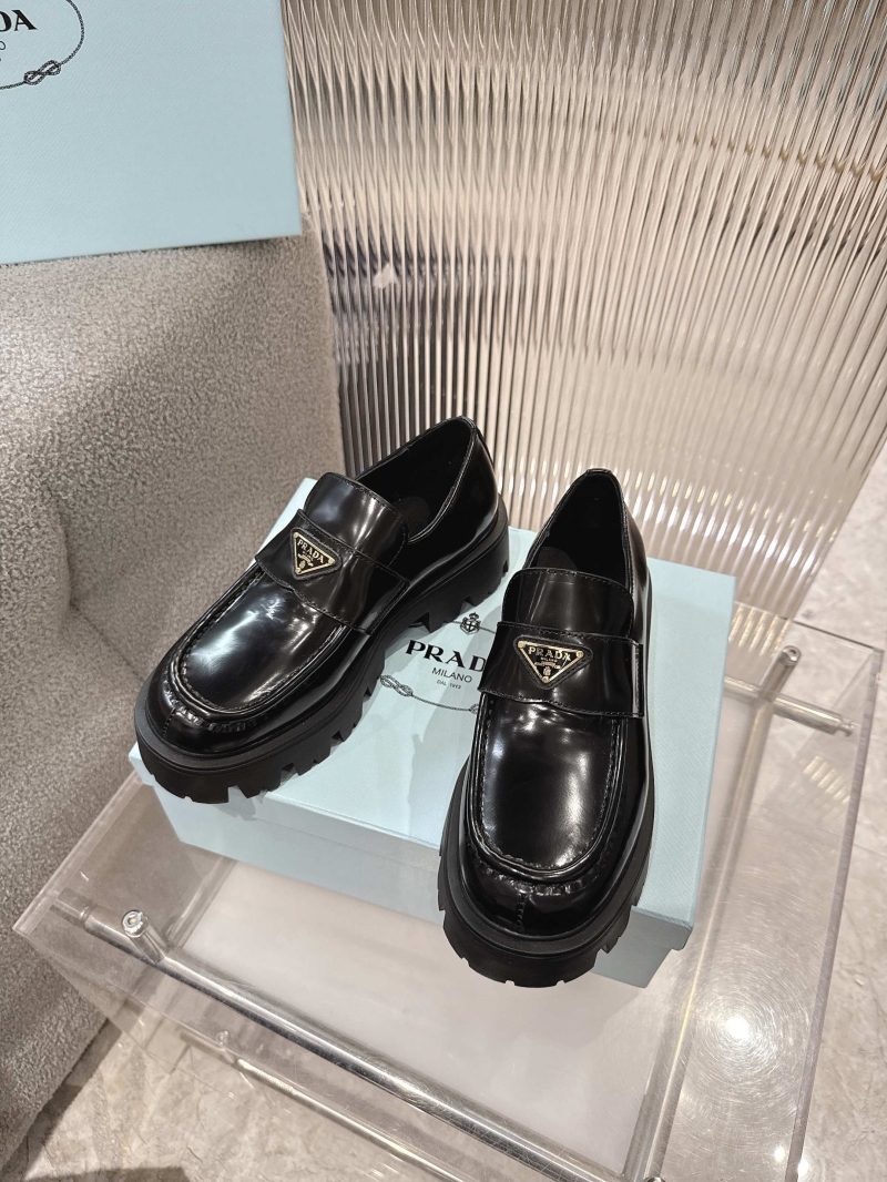 Pra*a flat shoes